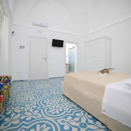 White Aurora Rooms Порто Чезарео Екстериор снимка