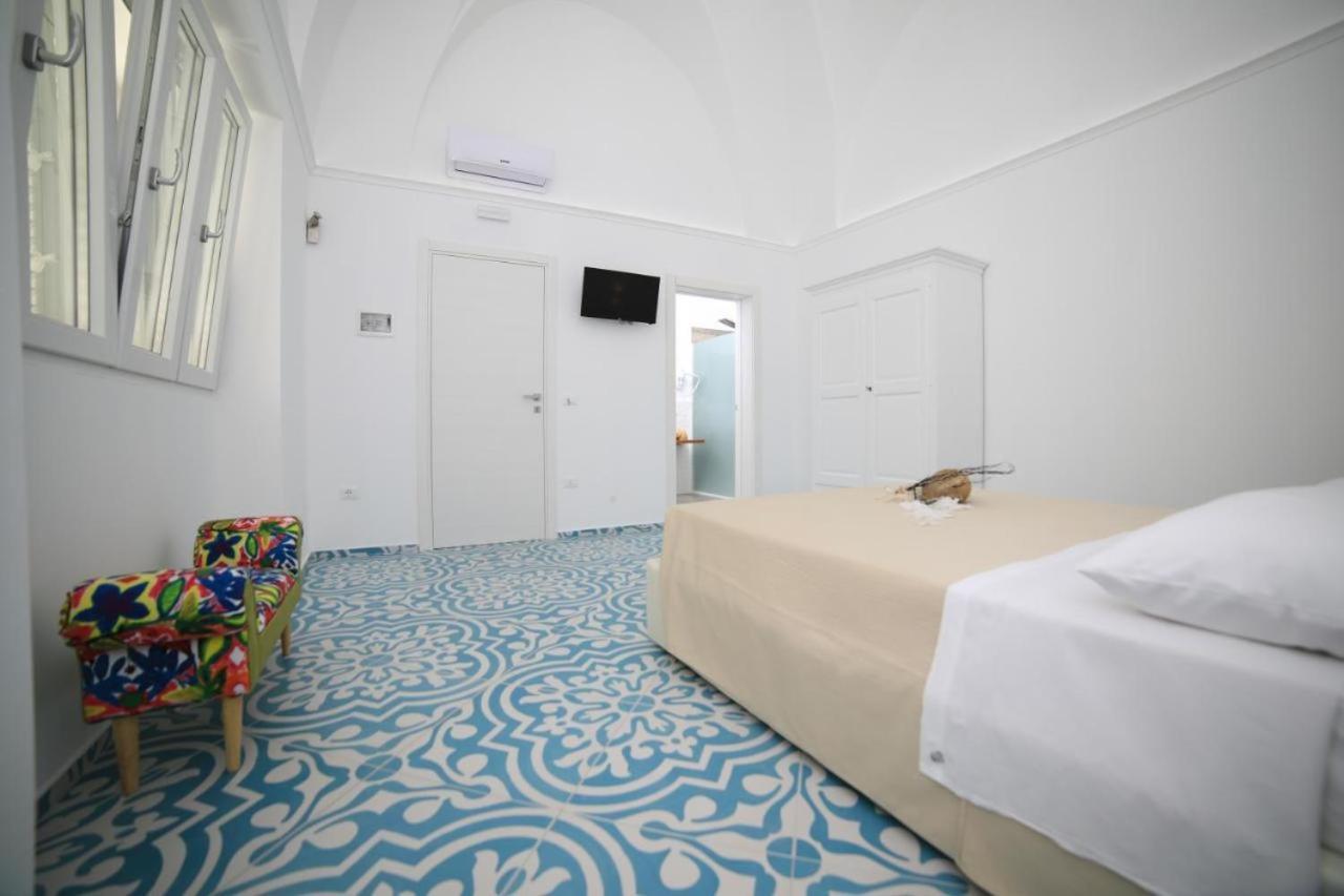 White Aurora Rooms Порто Чезарео Екстериор снимка
